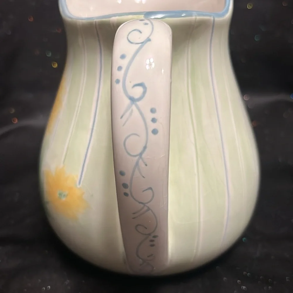 Flowered 🌼 Pitcher - Picture 3 of 10